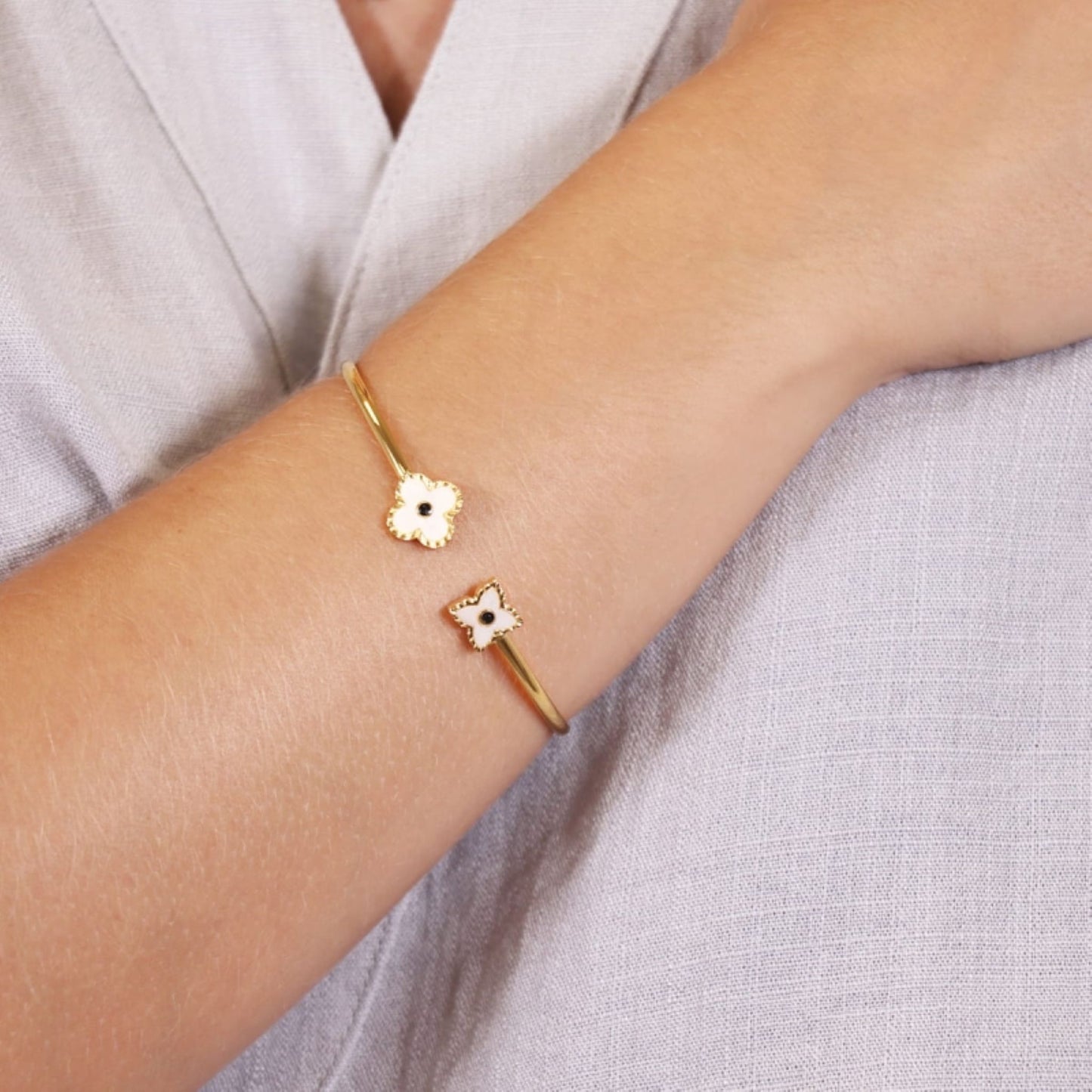 Anartxy Gold Astros Bracelet (White) CPU305