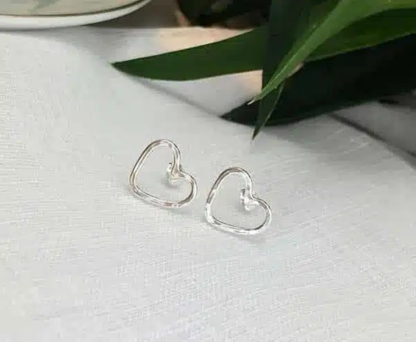 Hammered Heart Outline Stud