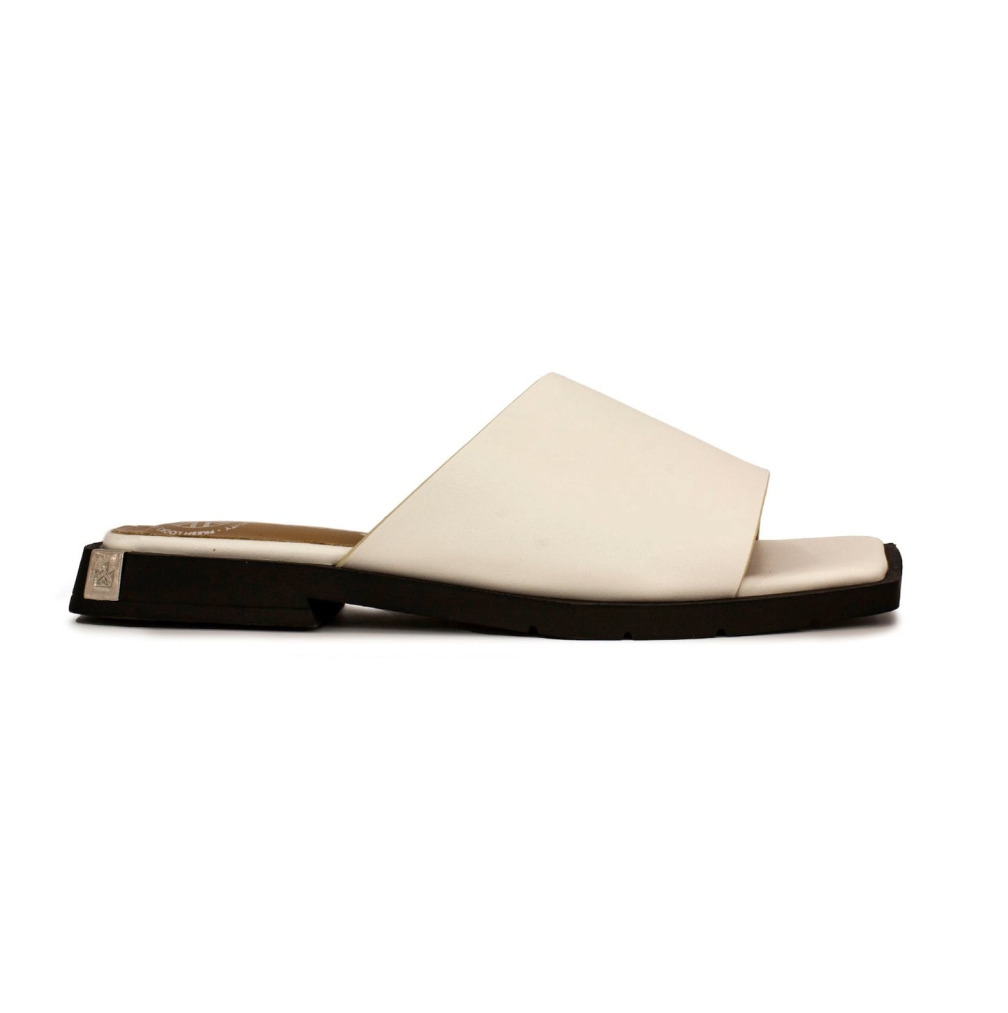 Betsy White Slider - 927039/02-01E