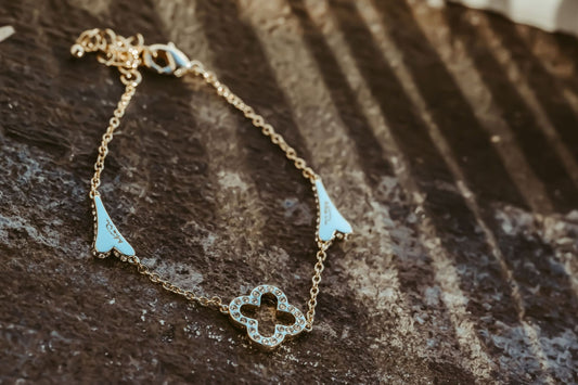 Miss Dee Gold Clover & Hearts Bracelet 1900248