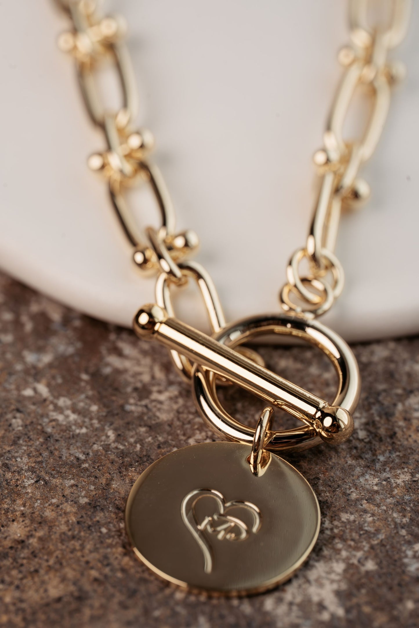 Miss Dee Short T-Bar Necklace in Gold - 1900470