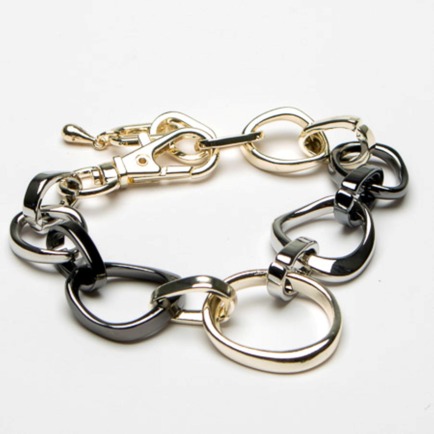 Eliza Gracious Mixed Colour Circle Linked Decoration - EB0587