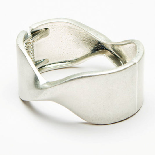 Eliza Gracious Silver Twisted Hinge Bangle - EB0592