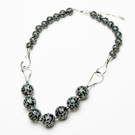 Eliza Gracious Grey Leopard Print Beads on Short Necklace - EN1044